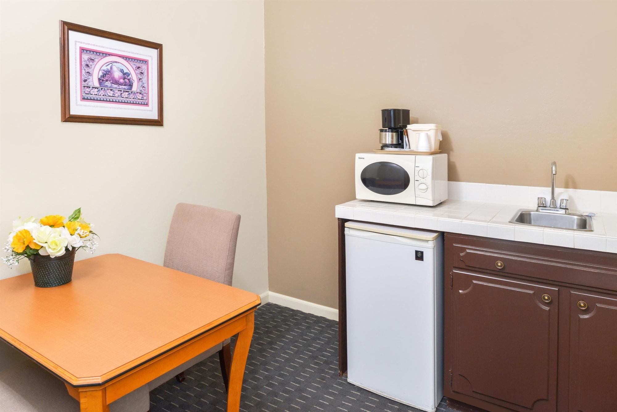 Svendsgaard'S Lodge- Americas Best Value Inn & Suites Солванг Экстерьер фото