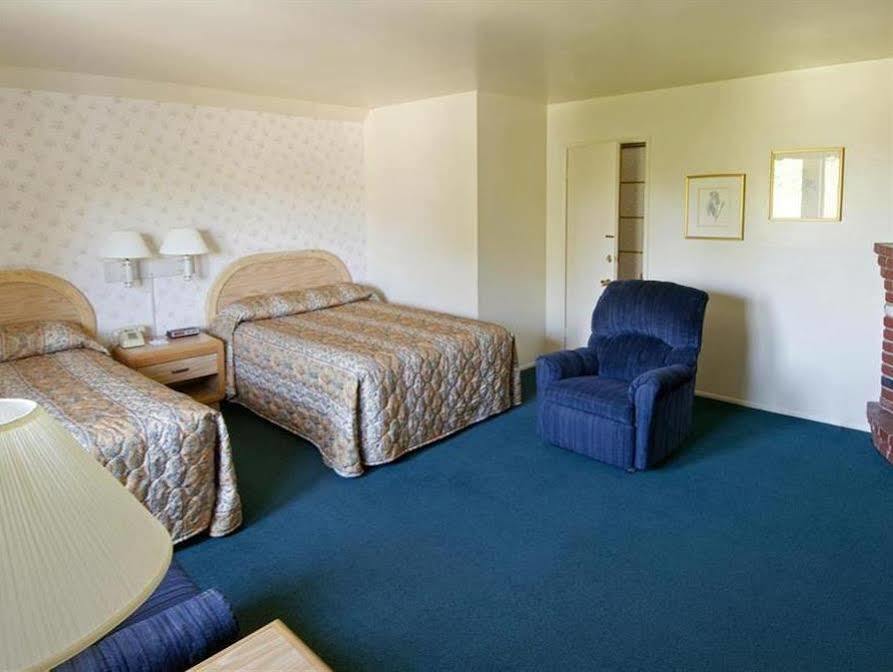 Svendsgaard'S Lodge- Americas Best Value Inn & Suites Солванг Экстерьер фото