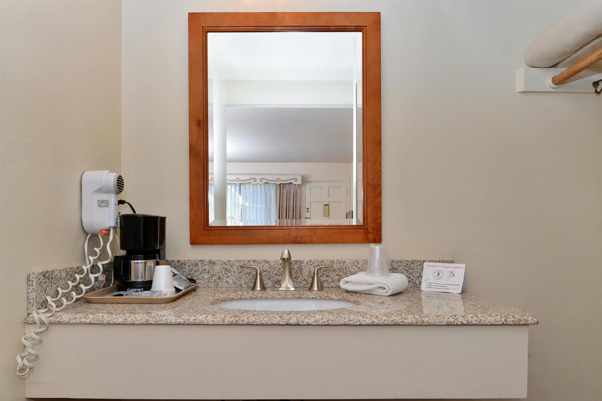 Svendsgaard'S Lodge- Americas Best Value Inn & Suites Солванг Экстерьер фото